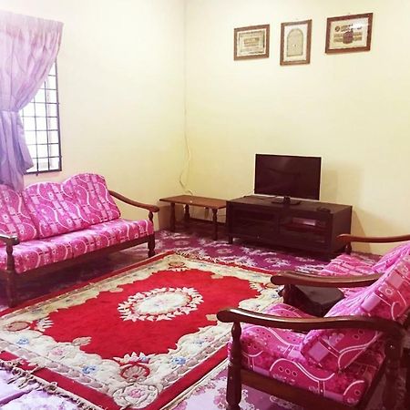 Homestay Bandar Pekan - Musleem Preferred Exterior photo