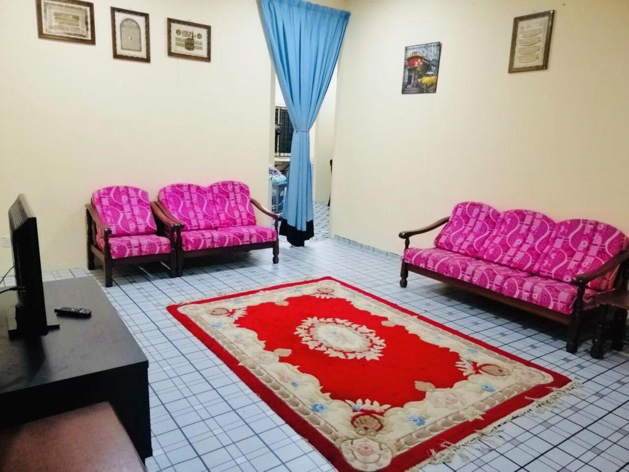 Homestay Bandar Pekan - Musleem Preferred Exterior photo