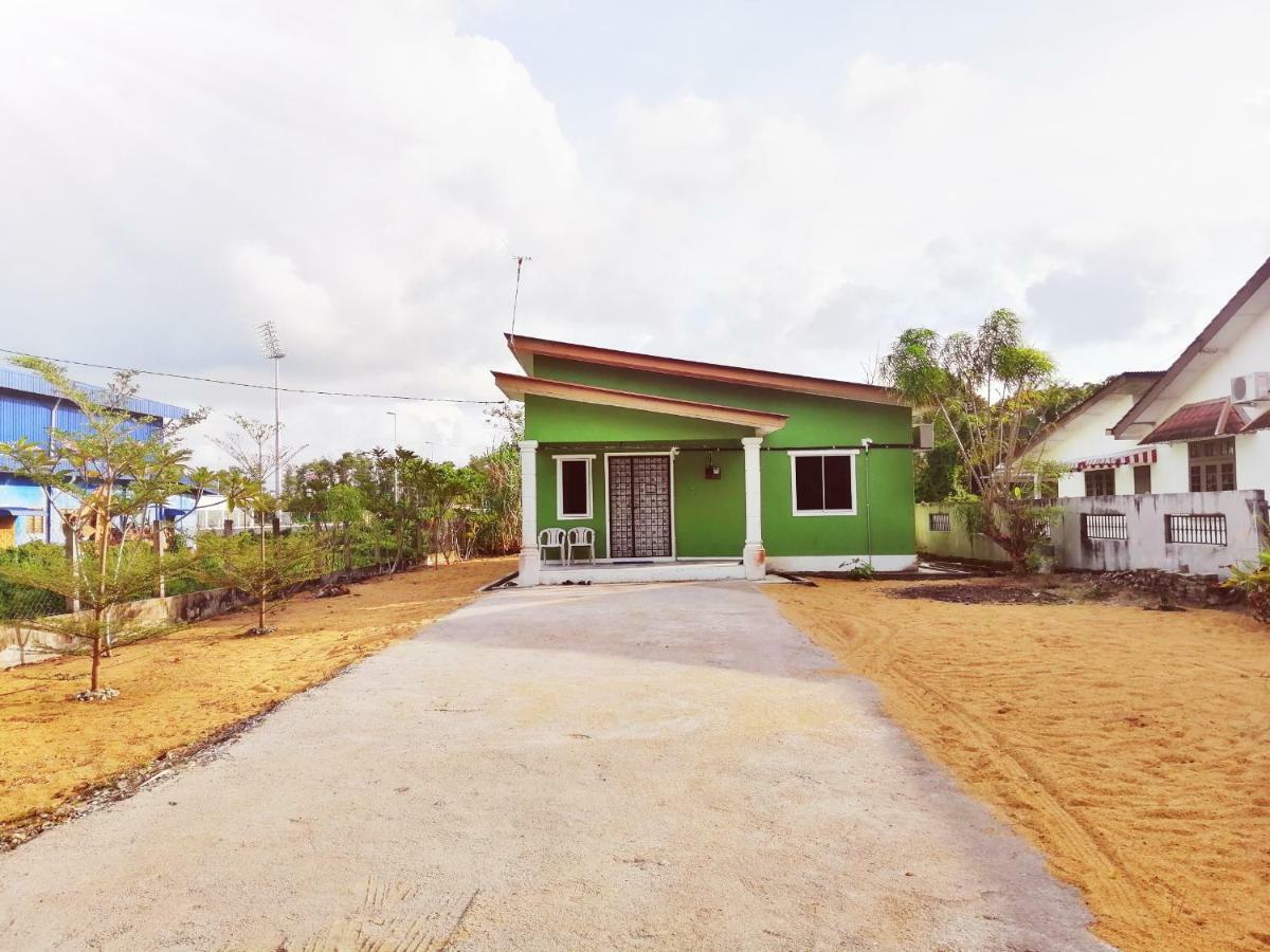 Homestay Bandar Pekan - Musleem Preferred Exterior photo